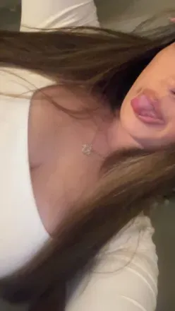 OnlyFans cuenta emilyygreeen98 avatar 1