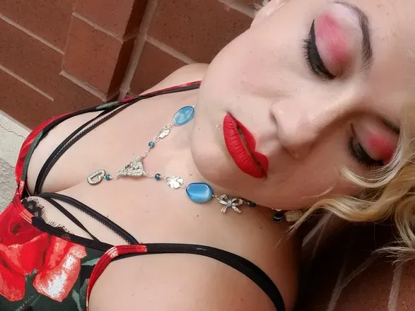 OnlyFans cuenta rainacamille header 2
