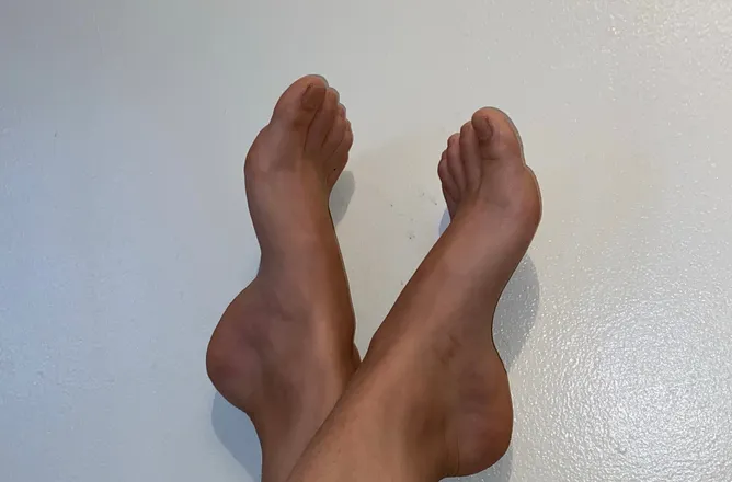 OnlyFans account  feetrequestonly header 2