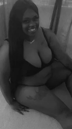 OnlyFans cuenta prettypussydiamond header 2