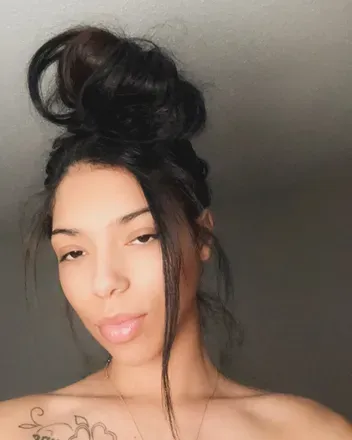 OnlyFans cuenta pretty_tee19 avatar 1