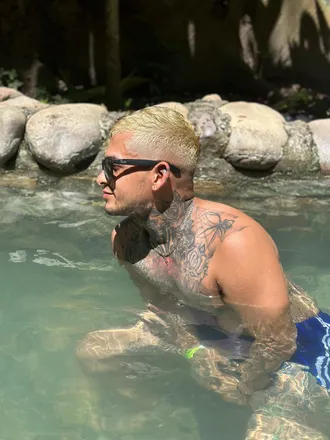 OnlyFans cuenta maiky_hot header 2