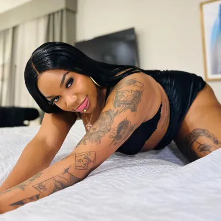 OnlyFans cuenta theamazonathena header 2