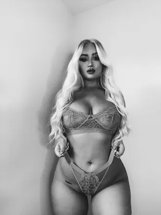 OnlyFans cuenta holllyrebeccaxo header 2