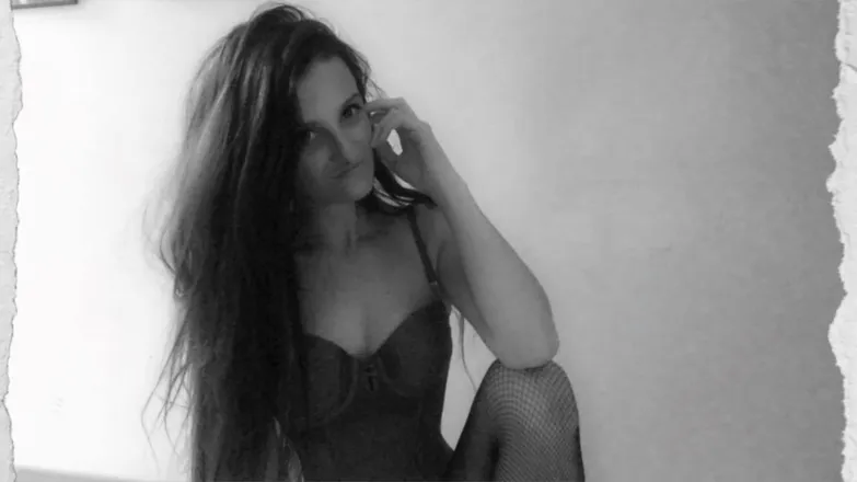 OnlyFans cuenta juicylaurafreckles header 2
