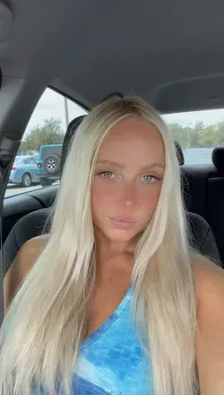 OnlyFans cuenta laurelanne33 avatar 1