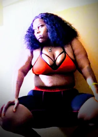 OnlyFans cuenta kreamykueen header 2