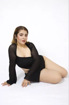 OnlyFans cuenta sophialatuff header 2