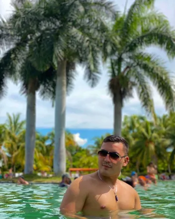 OnlyFans cuenta alejocortes header 2