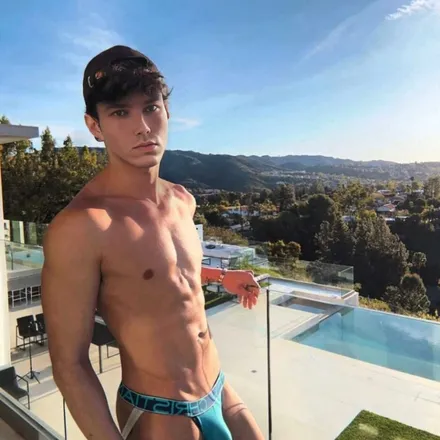 OnlyFans cuenta mattieinmotion header 2