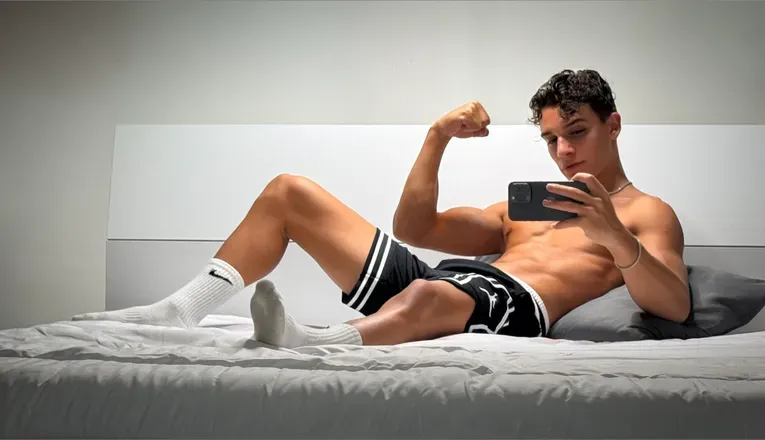 OnlyFans account  hotkev header 2