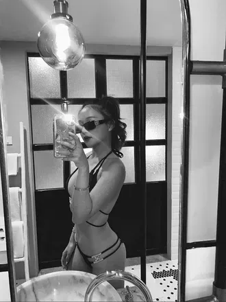 OnlyFans account  issomy avatar 1
