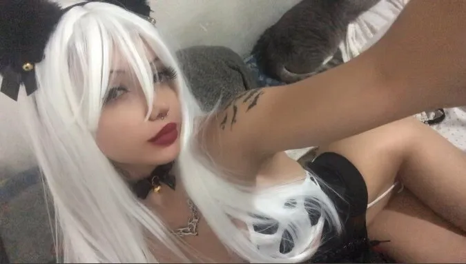 OnlyFans cuenta strawbitchyx header 2