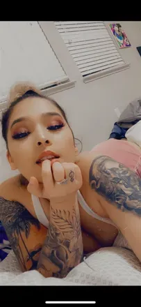 OnlyFans cuenta thizzzle header 2