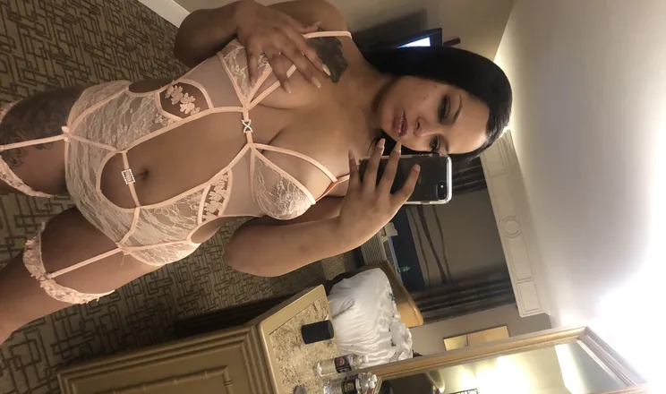 OnlyFans cuenta lovelylaylaaxxx header 2