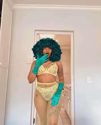 OnlyFans cuenta moonchildsanelly header 2