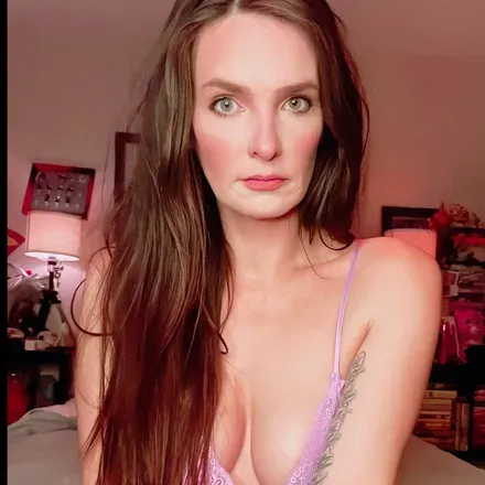 OnlyFans cuenta alicedarlingnextdoor avatar 1