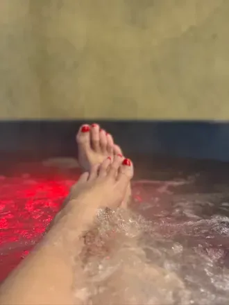 OnlyFans cuenta goldenbaddietoes avatar 1