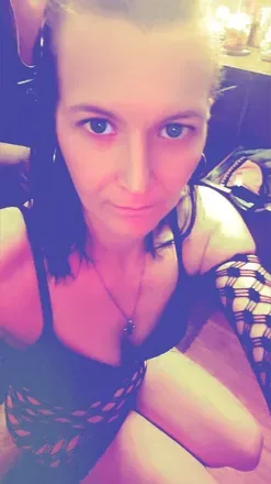 OnlyFans cuenta tripplethreatjess25 header 2