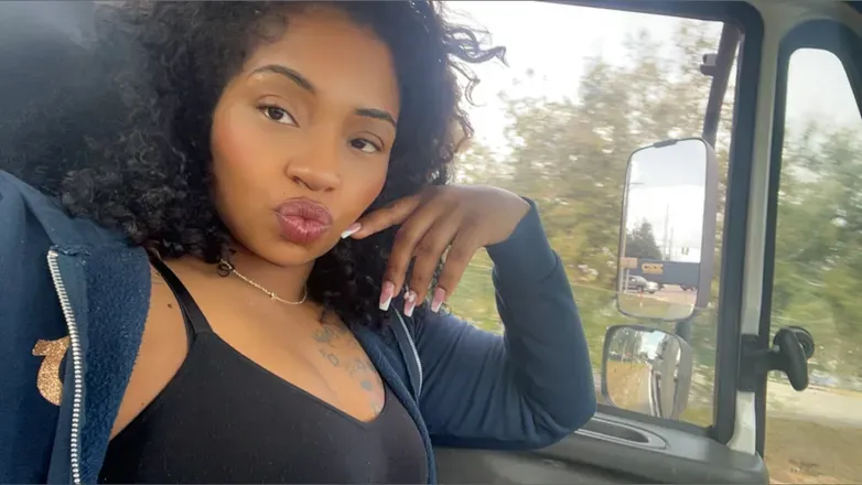 OnlyFans cuenta isisxbaby header 2