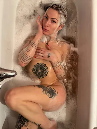 OnlyFans cuenta cherrydesire.777 header 2