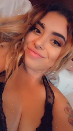 OnlyFans cuenta yagirlnells header 2