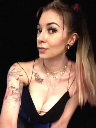 OnlyFans account  themissvix avatar 1