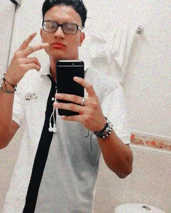 OnlyFans cuenta santi_acevedo27 header 2