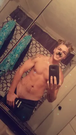 OnlyFans cuenta dadbod121 header 2