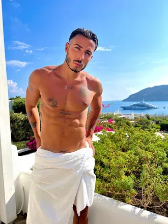 OnlyFans account  alegiofre avatar 1