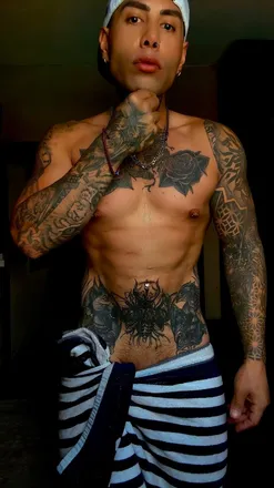 OnlyFans cuenta tayloromarcaliente header 2