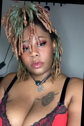 OnlyFans account  thicclilscorpio avatar 1