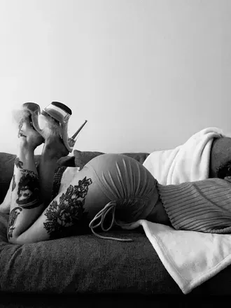OnlyFans cuenta miss_charlie header 2