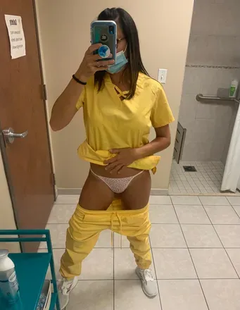OnlyFans account  saltytanbikiniwife avatar 1