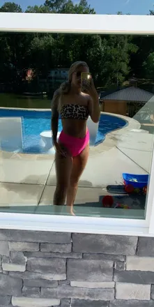 OnlyFans cuenta nikolecharles22 header 2