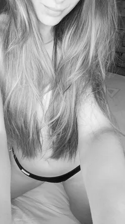 OnlyFans cuenta sexyblondaaa header 2