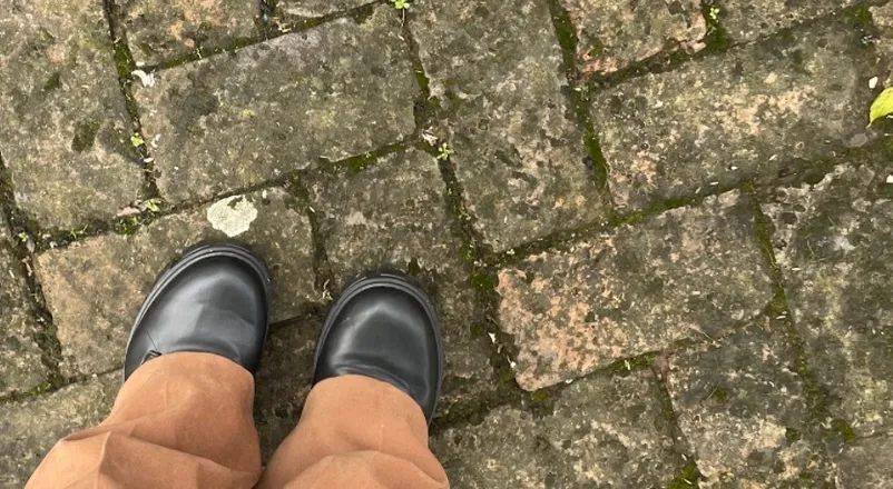 OnlyFans cuenta walkwithmeandmyfeet header 2