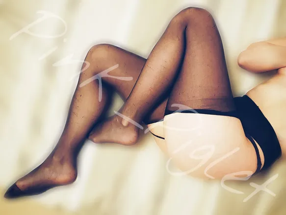 OnlyFans cuenta pinkpigletfeet header 2