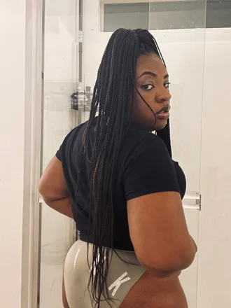 OnlyFans cuenta itsjuicyaintit header 2