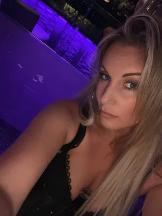 OnlyFans cuenta foryoureyezonlyclee header 2