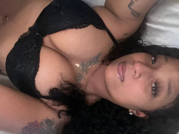OnlyFans cuenta yummiyung69 header 2