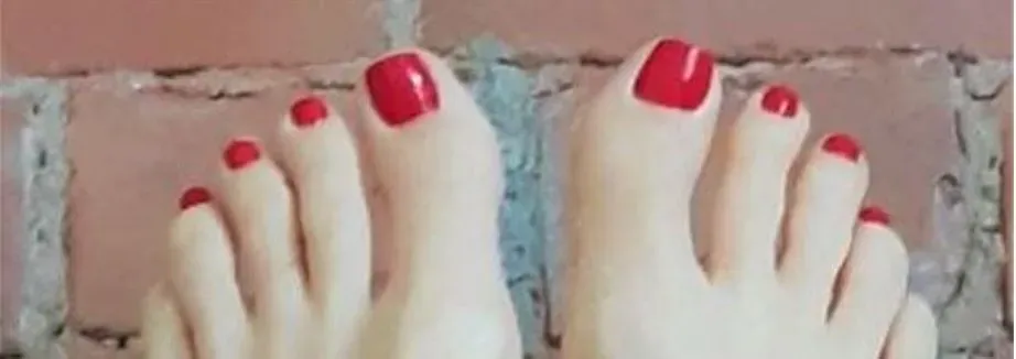 OnlyFans cuenta cutecutefootsies header 2