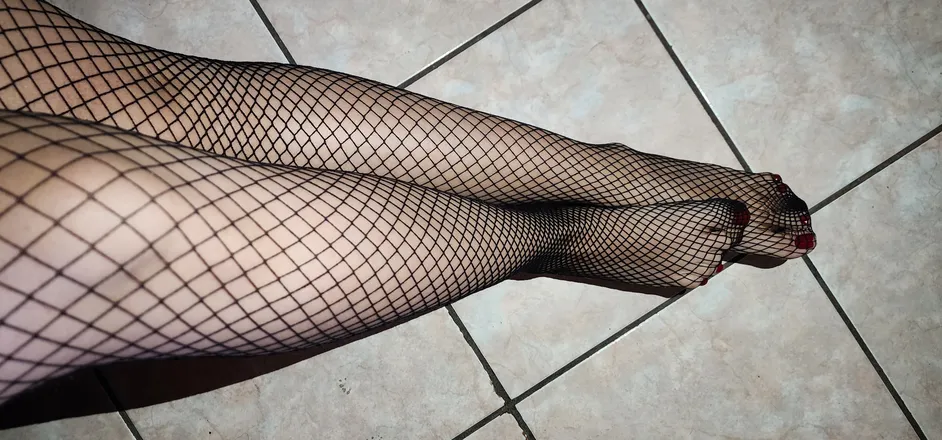 OnlyFans account  raquelsexotictoes header 2
