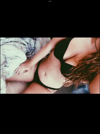 OnlyFans cuenta scarletmidnightt header 2
