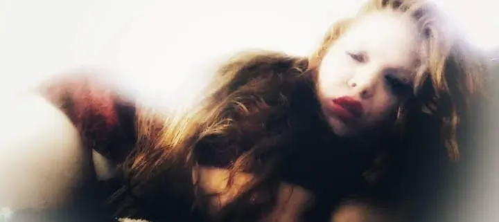 OnlyFans cuenta charlottecrlnxx header 2