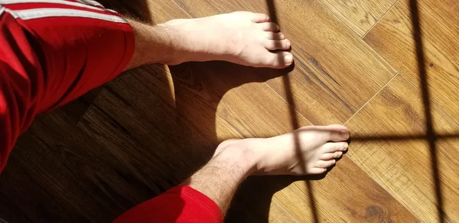 OnlyFans cuenta smalldudefeet header 2