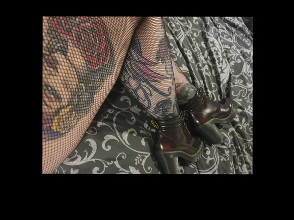 OnlyFans cuenta thunderthighs_x header 2