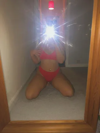OnlyFans cuenta juiceejuicee2 header 2