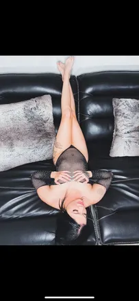OnlyFans cuenta officialmalliamarie header 2