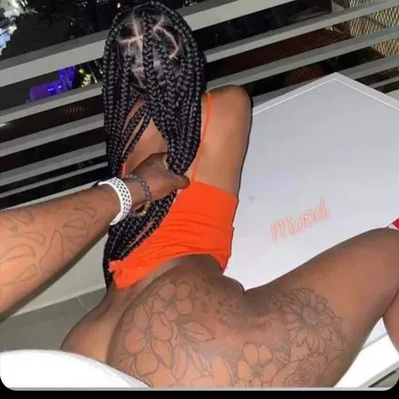 OnlyFans cuenta sexibitch32 header 2